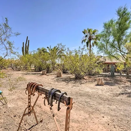 Dreamy Desert Studio With Deck And Pool Access!
